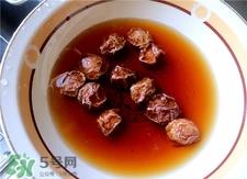 煮黄酒用什么话梅?煮黄酒放什么梅子? 煮黄酒用什么话梅?煮黄酒放什么梅子?