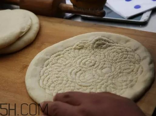 新疆的馕吃了长胖吗?馕是怎么做的 新疆的馕吃了长胖吗?馕是怎么做的