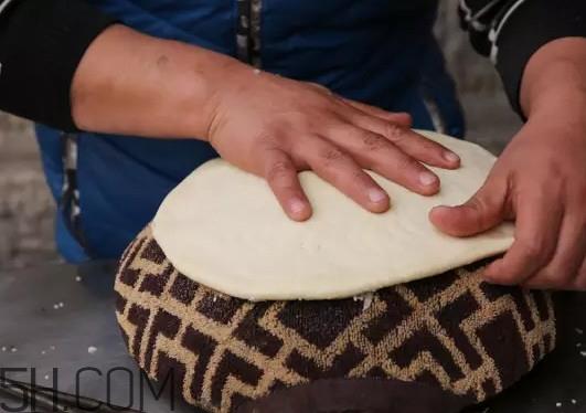 新疆的馕吃了长胖吗?馕是怎么做的 新疆的馕吃了长胖吗?馕是怎么做的