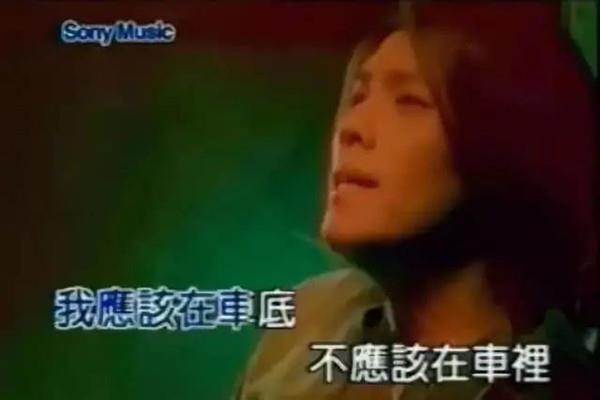 杭州法拉利撞人事件，藏着一段“绿了车主”的狗血剧情8