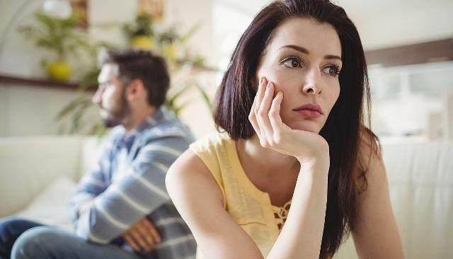 一个中年男人的不幸：老婆参加同学聚会却出轨，我的脸往哪放？