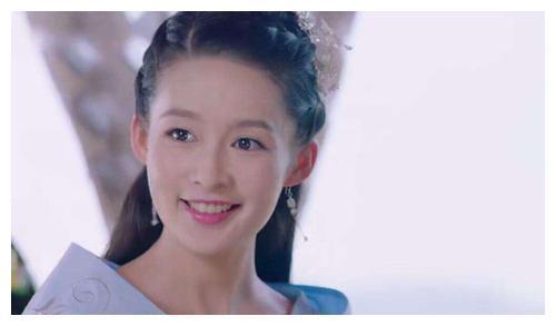 两年前的《奔跑吧》是如何介绍李沁的？如今看来，真是神预言