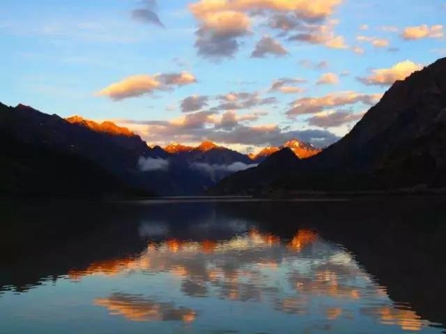 中国唯一一个离天堂最近的地方,她的美再也藏不住了