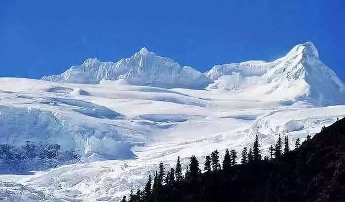 中国唯一一个离天堂最近的地方,她的美再也藏不住了
