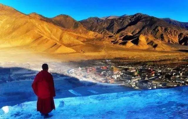 中国唯一一个离天堂最近的地方,她的美再也藏不住了