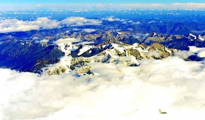 中国唯一一个离天堂最近的地方,她的美再也藏不住了