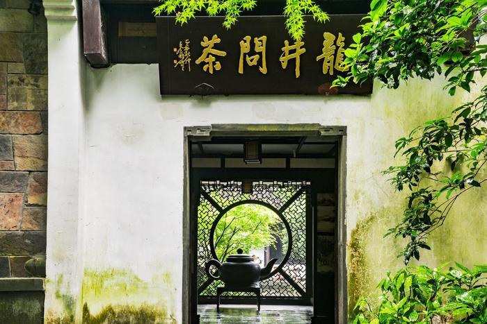 传说中的十八棵御龙井