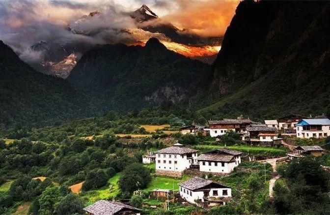 中国唯一“一女侍二夫”的村,兄弟轮岗,却被称为最纯洁的仙境