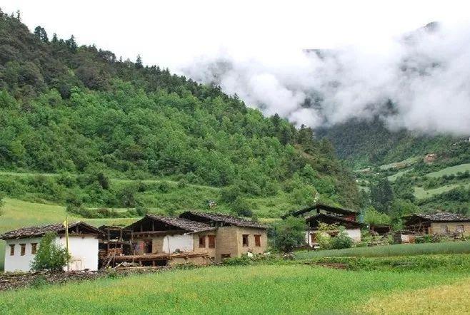 中国唯一“一女侍二夫”的村,兄弟轮岗,却被称为最纯洁的仙境