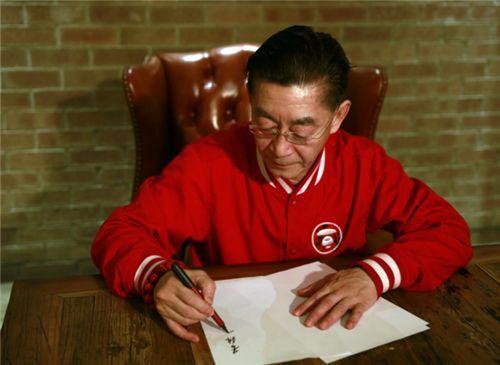 中国唯一拥有两张身份证的人,红遍大江南北,多数人却只知他艺名