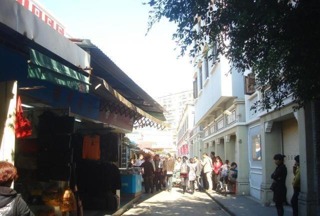 中国唯一要办通行证才能进入的街道,短短250米,成购物免税天堂