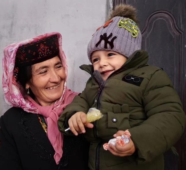 中国唯一纯血统“白种人”，不与外族通婚，姑娘比乌克兰美女还美