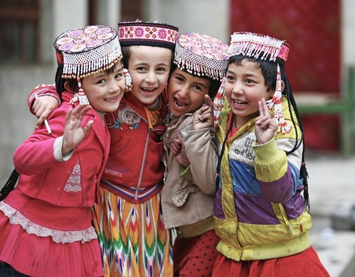 中国唯一纯血统“白种人”，不与外族通婚，姑娘比乌克兰美女还美