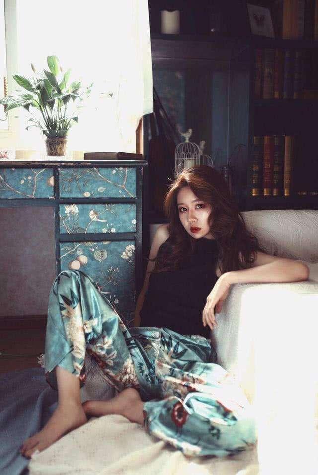 传说中的抖音一姐下海捞钱?广告费高到离谱,却不被看好!