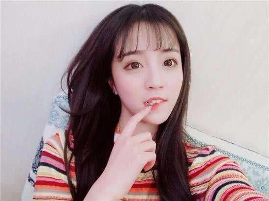 传说中的抖音一姐下海捞钱?广告费高到离谱,却不被看好!