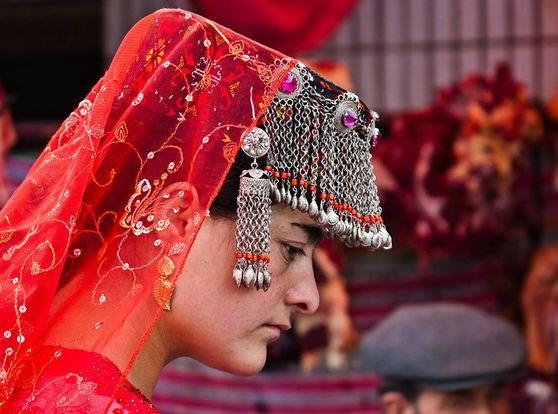 中国唯一的“白种人”民族,姑娘个个美貌出众,却不能与外族通婚