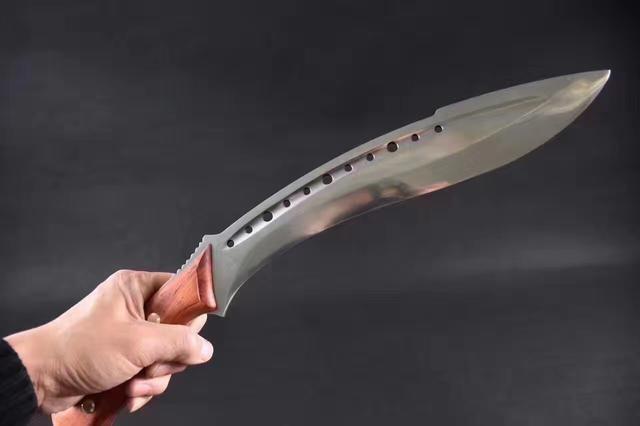 传说中最符合力学原理的反曲刀,一刀致命,真的如此厉害?