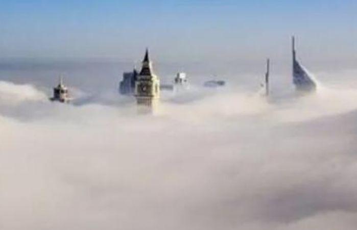 传说中的“天庭”真的存在？有人在飞机上拍到，科学家进行猜测！