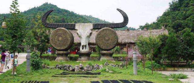 中国唯一女性不穿内衣的民族