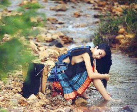 中国唯一女性不穿内衣的民族