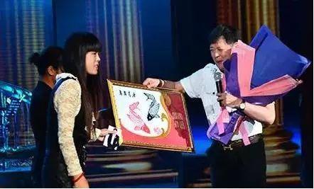 你可能听过歌曲《铁窗泪》,但你了解原唱的人生吗?