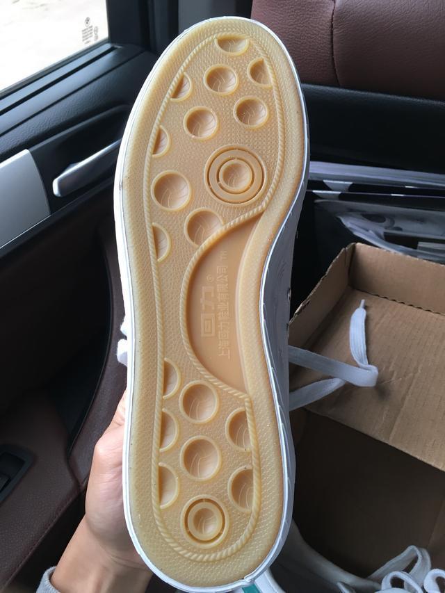 受够了跟风复古? 这双回力wb-7篮球鞋为你诠释什么才是中国式复古