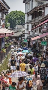 ​磁器口古镇蕴含丰富的巴渝文化、宗教文化、沙磁文化、红岩文化和民间