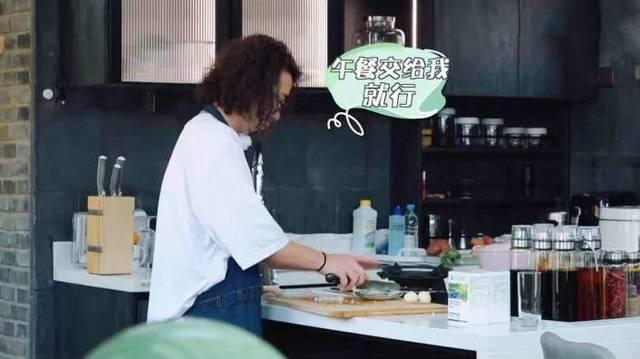 疯狂的陈意涵：曾有47位前男友，换男友如换衣服，37岁却嫁给丑男