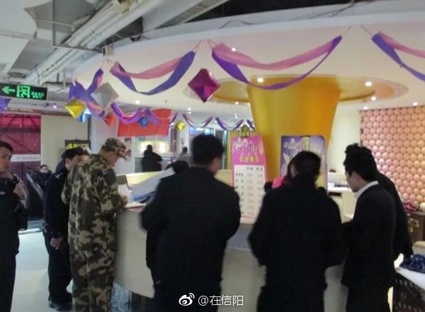 固始夜查16家娱乐场所,一无证“清吧”被当场查封