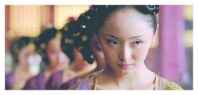 谋女郎一路下凡的14年，原来是这样