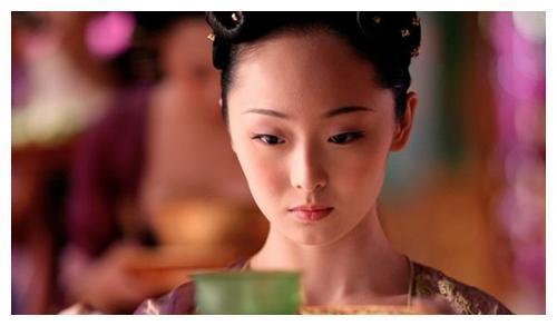 谋女郎一路下凡的14年，原来是这样