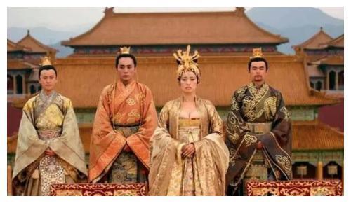 谋女郎一路下凡的14年，原来是这样