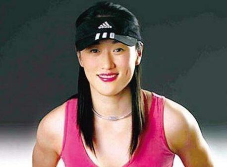 刘亚男，中国女排的激情派美女，04年奥运逆转俄罗斯功臣