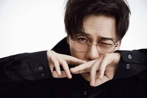 他曾力压薛之谦夺得冠军，却没能大红大紫，背负百万债款绝处逢生