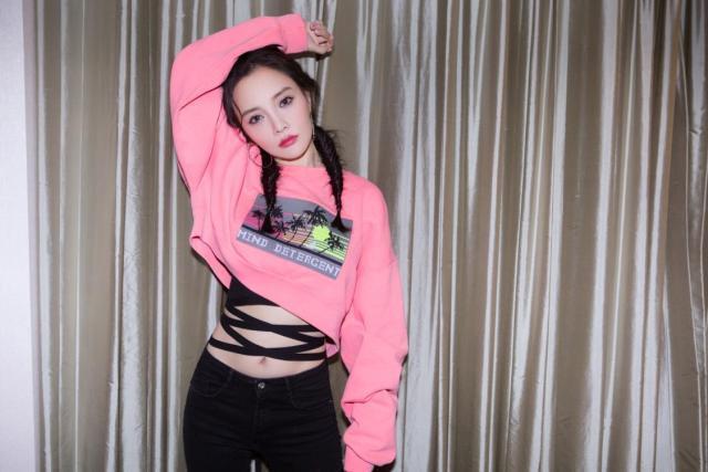 卓伟发文称李小璐曾被骗了1200万,否认曾向她“要钱”