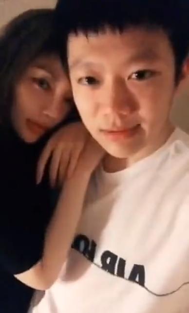 卓伟发文称李小璐曾被骗了1200万,否认曾向她“要钱”