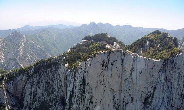 华山又现游客跳崖？人间百味，生命可贵，请坚持