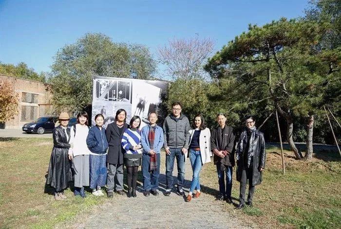 她是摄影师安娜,也是刘烨的妻子,诺一的妈妈!