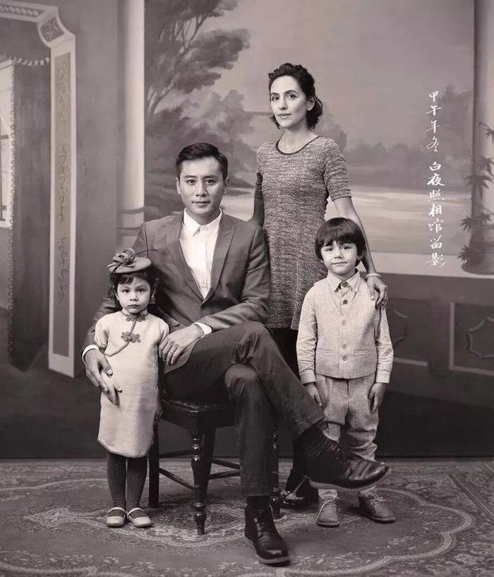 她是摄影师安娜,也是刘烨的妻子,诺一的妈妈!