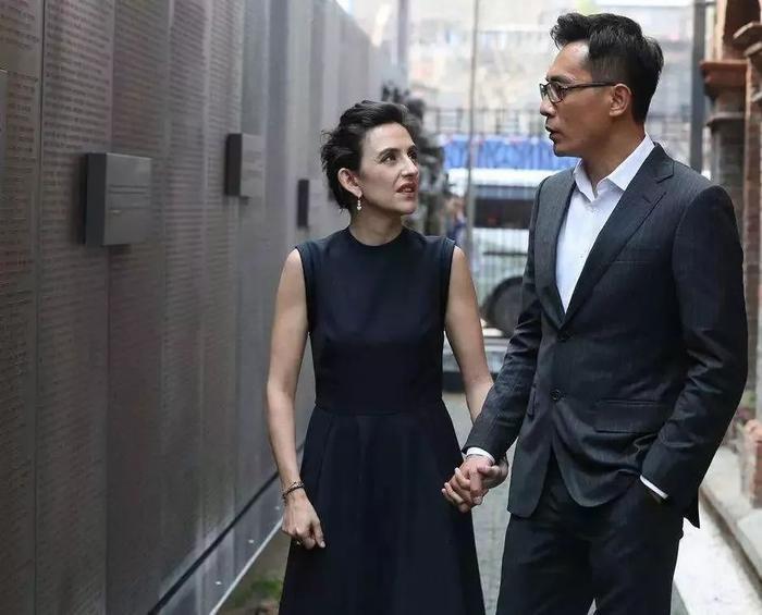 她是摄影师安娜,也是刘烨的妻子,诺一的妈妈!