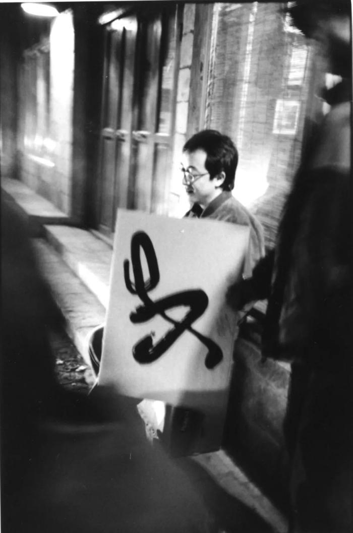 她是摄影师安娜,也是刘烨的妻子,诺一的妈妈!