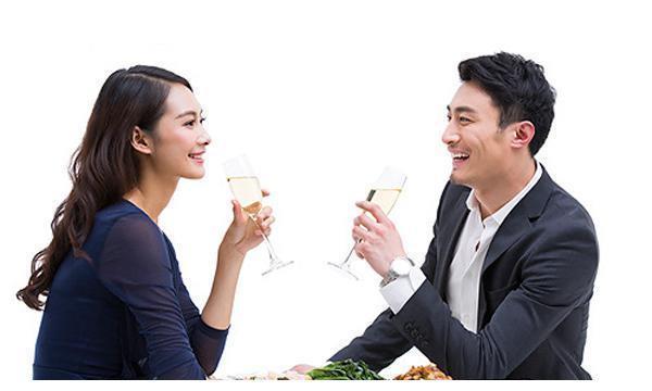 相亲女喜欢你4个表现，相亲女愿意交往的表现