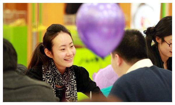 相亲女喜欢你4个表现，相亲女愿意交往的表现