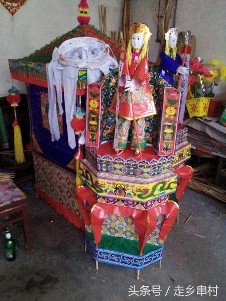 农村土葬习俗:扎纸!