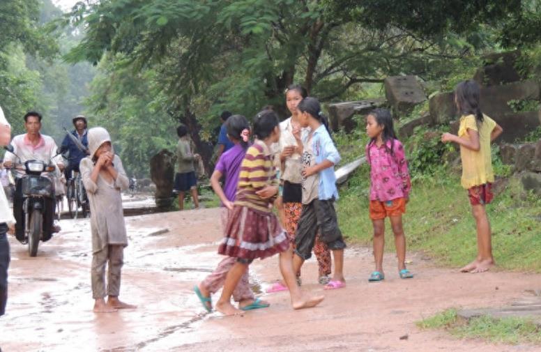 揭开柬埔寨女性的真实样貌,并没有传说中的漂亮