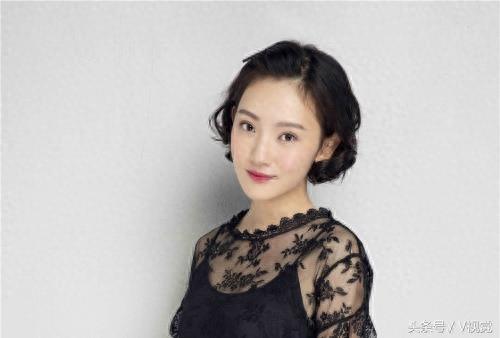 外形甜美的孙艺宁在古装剧《兰陵王》中饰演红萼，十分惹人喜欢