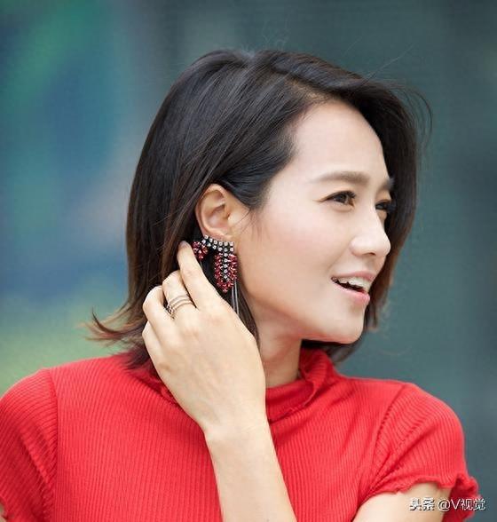 于明加、梅婷、朱丹、王伟、石天琦等主演《爱是欢乐的源泉》