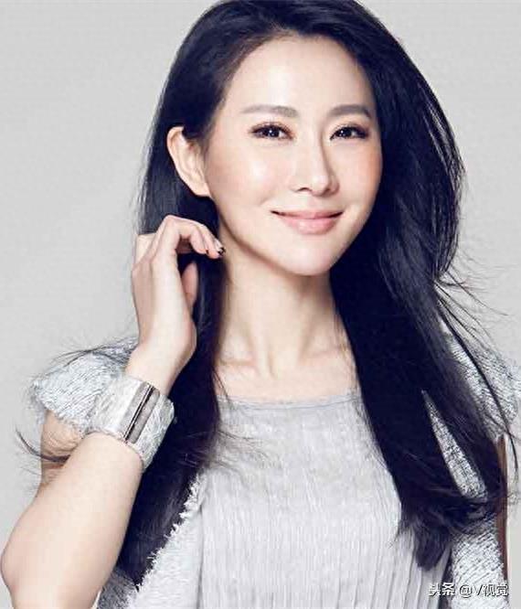 于明加、梅婷、朱丹、王伟、石天琦等主演《爱是欢乐的源泉》