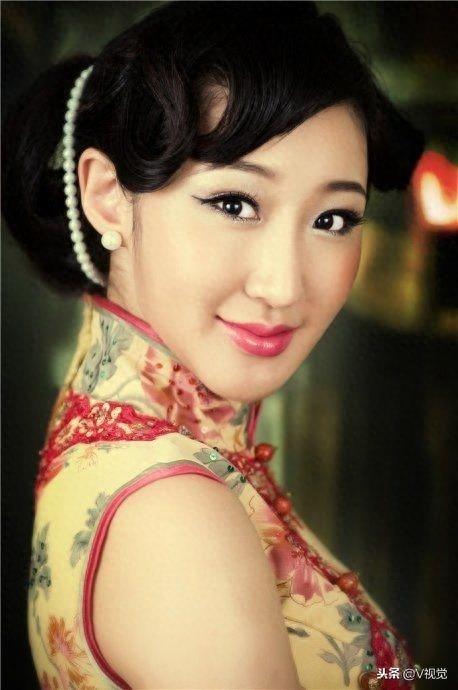 于明加、梅婷、朱丹、王伟、石天琦等主演《爱是欢乐的源泉》