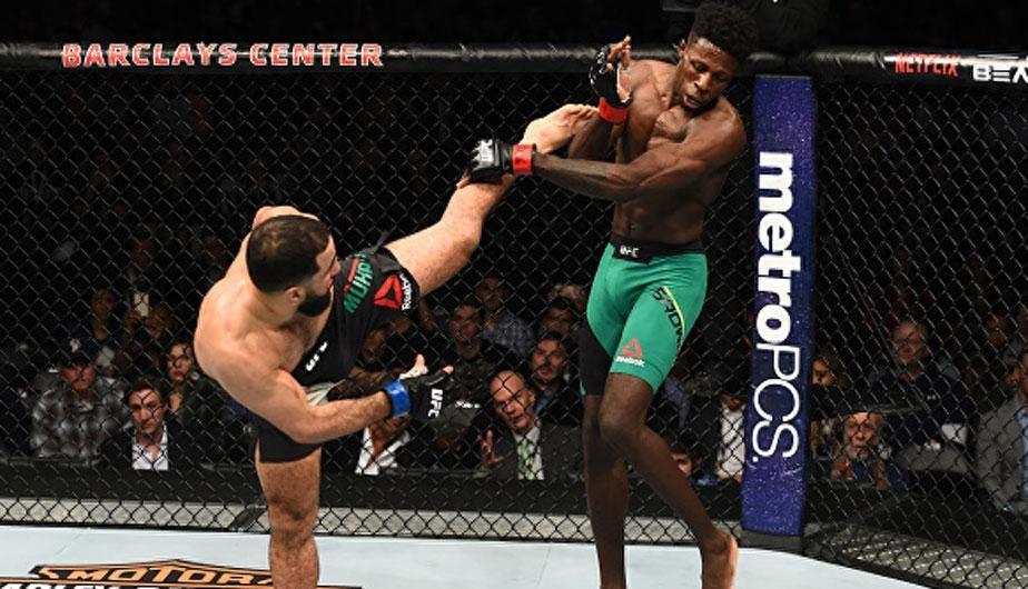 UFC208今日落幕!首个女子羽量级冠军诞生&多场精彩对轰